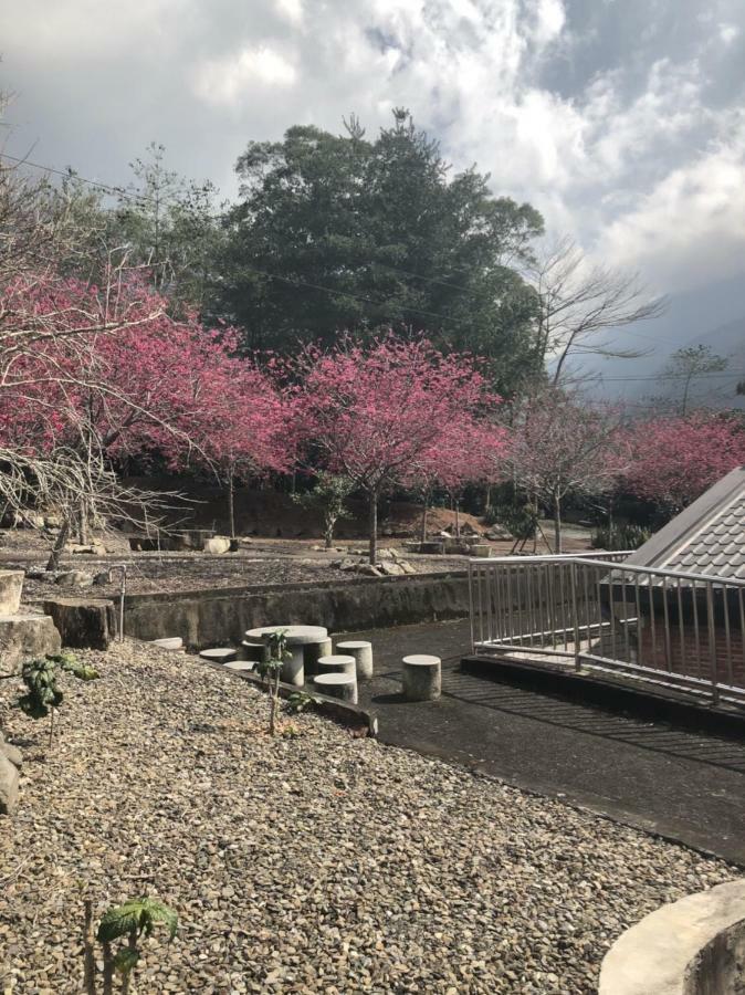 Dongguang Zhixing Homestay Юйчи Экстерьер фото