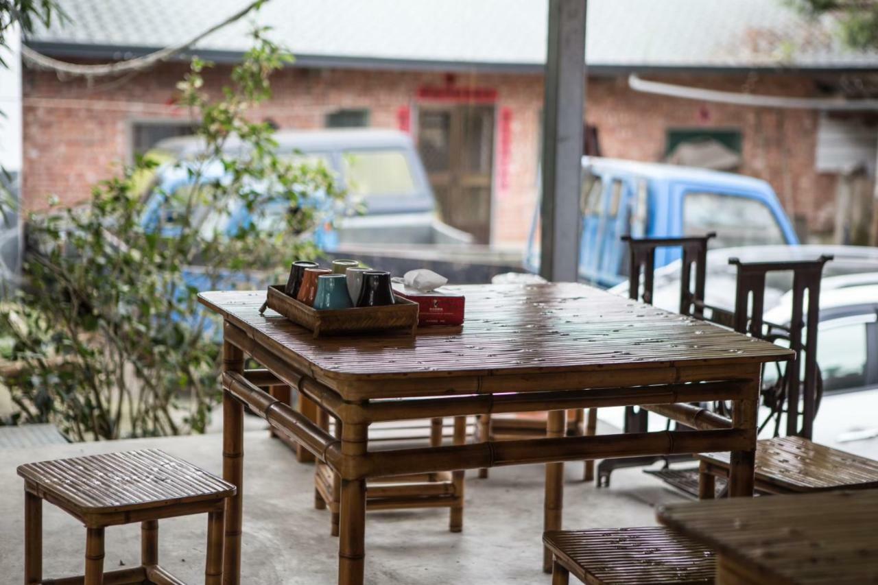 Dongguang Zhixing Homestay Юйчи Экстерьер фото