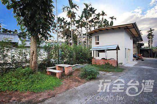 Dongguang Zhixing Homestay Юйчи Экстерьер фото